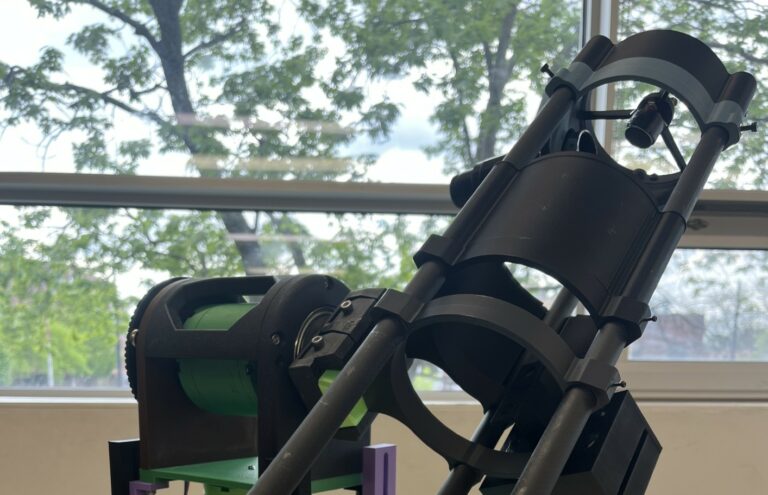 Télescope suiveur d’astre